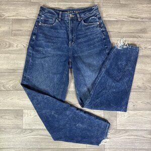 American Eagle Distressed High Rise Relaxed Mom Jeans Medium Wash sz 00